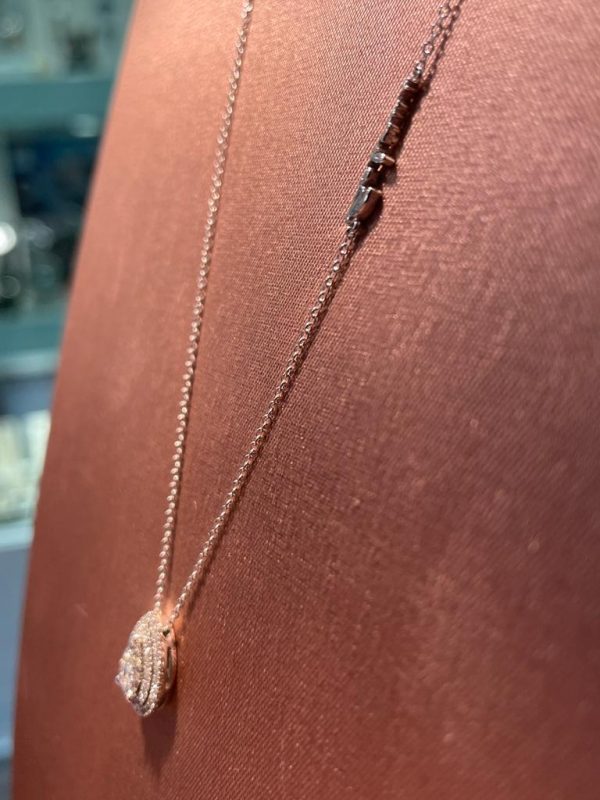 Collier di gioielli in oro 18 kt e diamanti taglio brillante