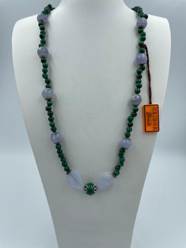 Collana di sfere di malachite e gocce di calcedonio