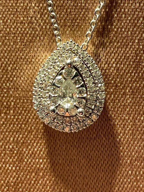 Collier di gioielli in oro 18 kt e diamanti taglio brillante