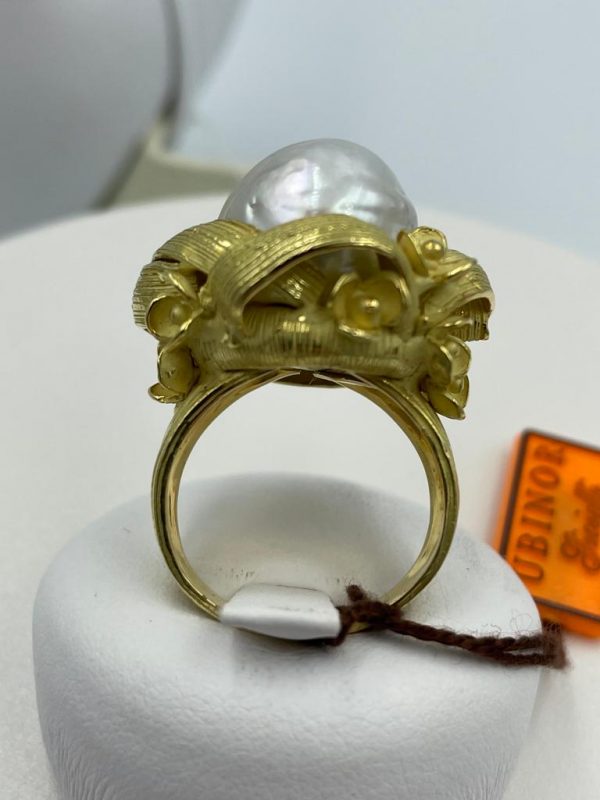 Anello realizzato a mano in oro 18 kt