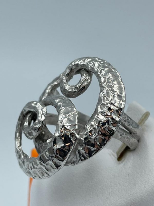 Anello realizzato a mano in argento 925