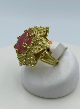 Anello in oro 18 kt con incastonata rodocrosite naturale